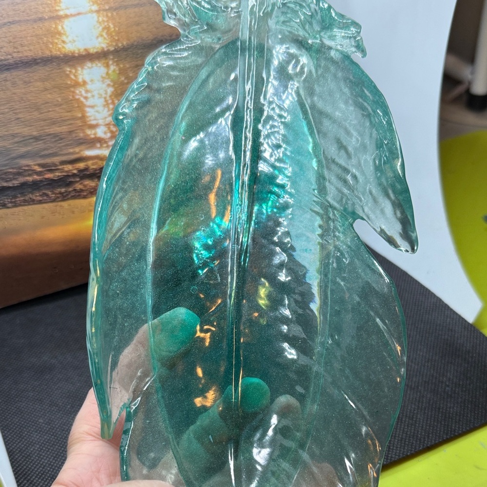 Elegant Resin Leaf Art Piece - Picture 13 of 14